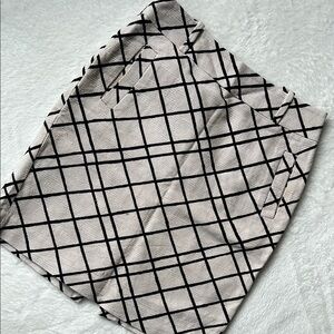 Banana Republic Black and Cream Grid Skirt